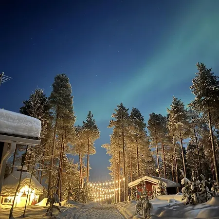 Lumi Hill - Northern Lights * Inari